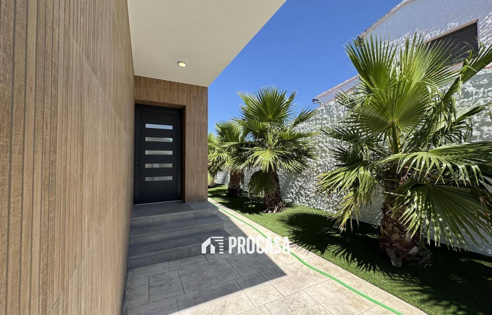 4 sypialnia Willa na sprzedaż w Empuriabrava z basenem garażem - 1 200 000 € (Ref: 9162890)