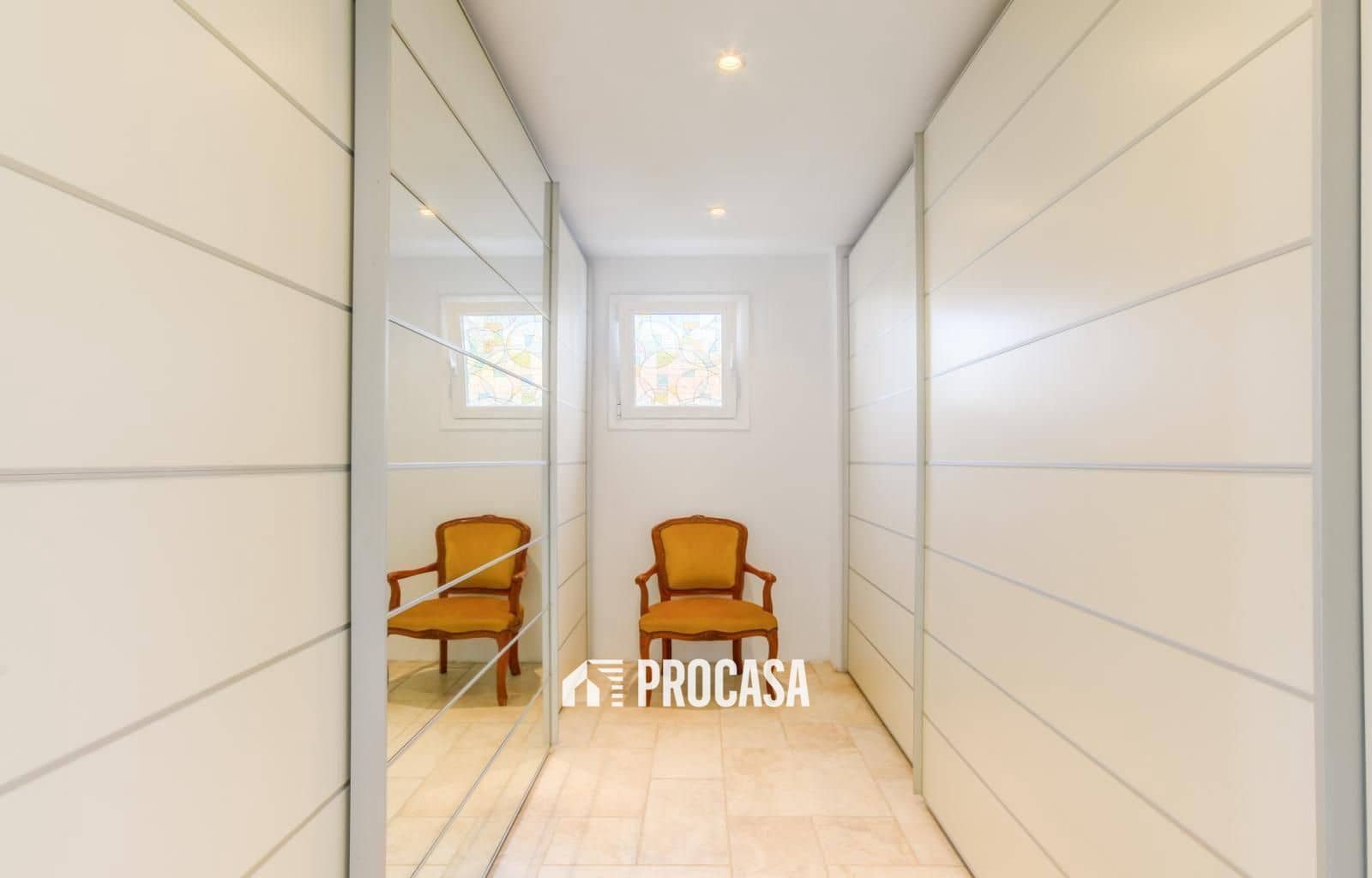 5 bedroom Villa for sale in Roses with pool garage - € 945,000 (Ref: 9164250)