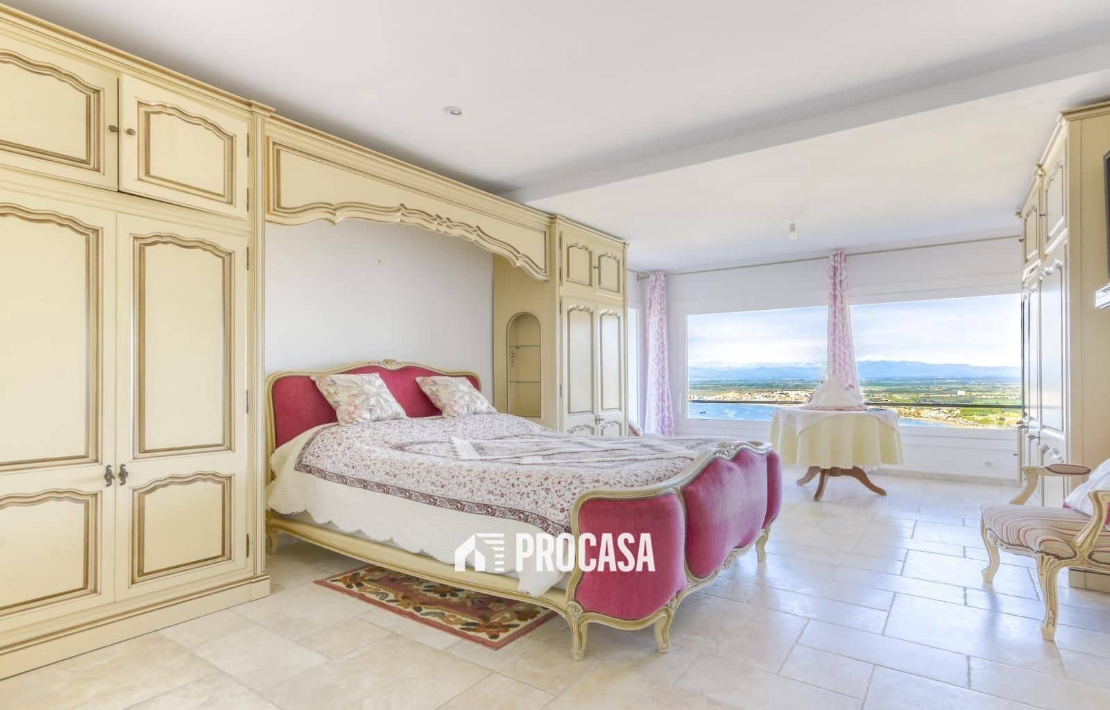 5 bedroom Villa for sale in Roses with pool garage - € 945,000 (Ref: 9164250)