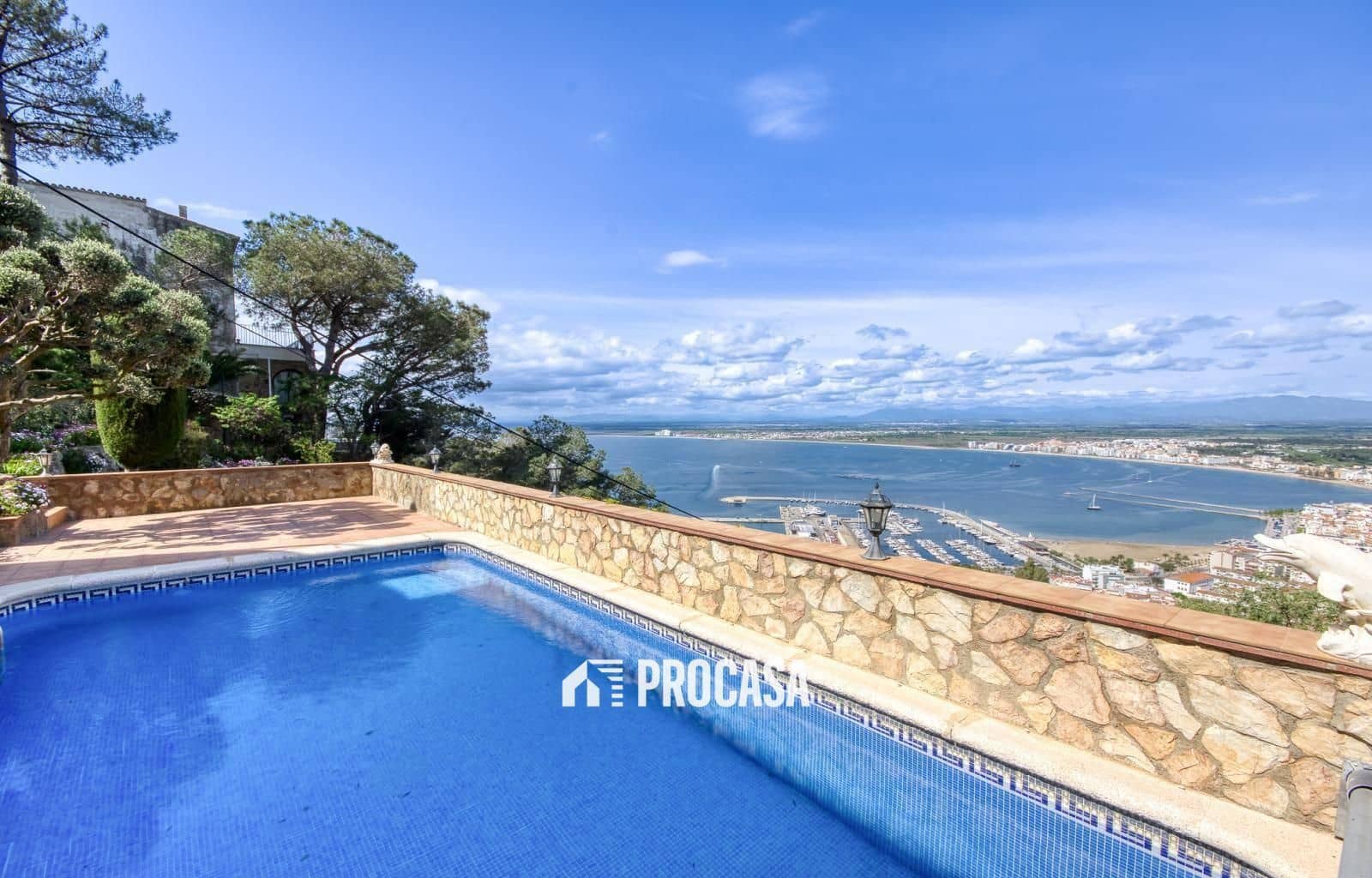 5 bedroom Villa for sale in Roses with pool garage - € 945,000 (Ref: 9164250)