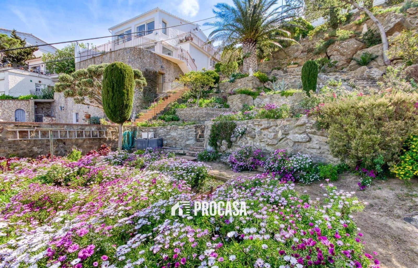 5 bedroom Villa for sale in Roses with pool garage - € 945,000 (Ref: 9164250)