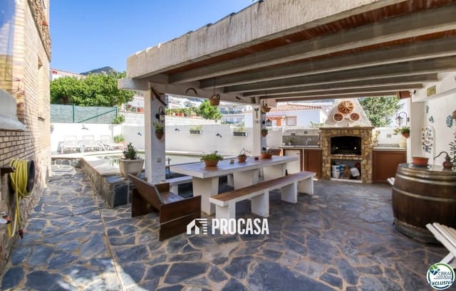 4 soveværelse Villa til salg i Roses med swimmingpool garage - € 540.000 (Ref: 9164253)