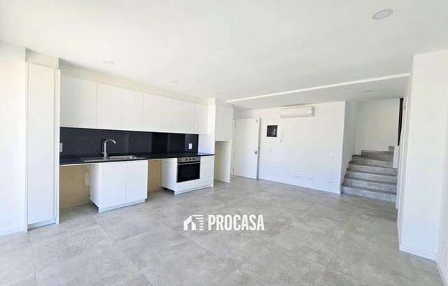 2 slaapkamer Flat te koop in Santa Margarida, Roses met garage - € 345.000 (Ref: 9164256)