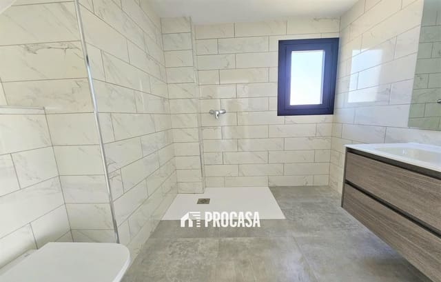 2 slaapkamer Flat te koop in Santa Margarida, Roses met garage - € 345.000 (Ref: 9164256)