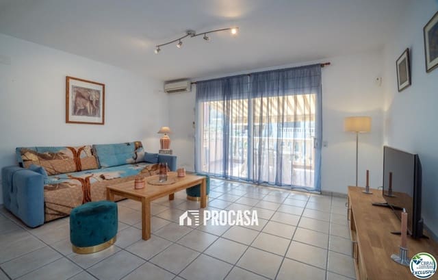 Chalet de 3 habitaciones en Empuriabrava, Castelló d'Empúries en venta con piscina garaje - 349.000 € (Ref: 9170201)