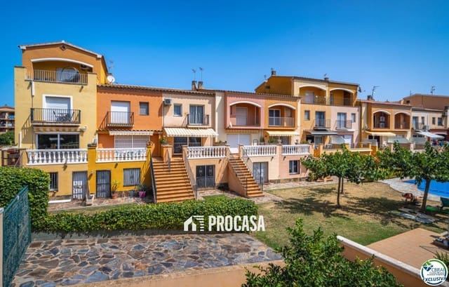 Chalet de 3 habitaciones en Empuriabrava, Castelló d'Empúries en venta con piscina garaje - 349.000 € (Ref: 9170201)