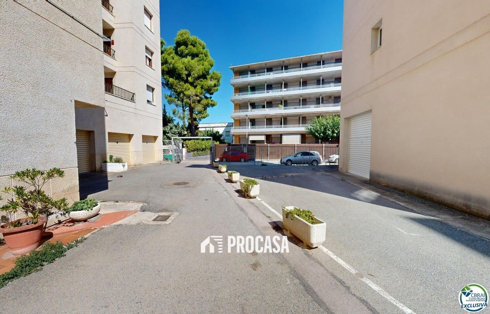 Flat for sale in Roses - € 110,000 (Ref: 9170202)