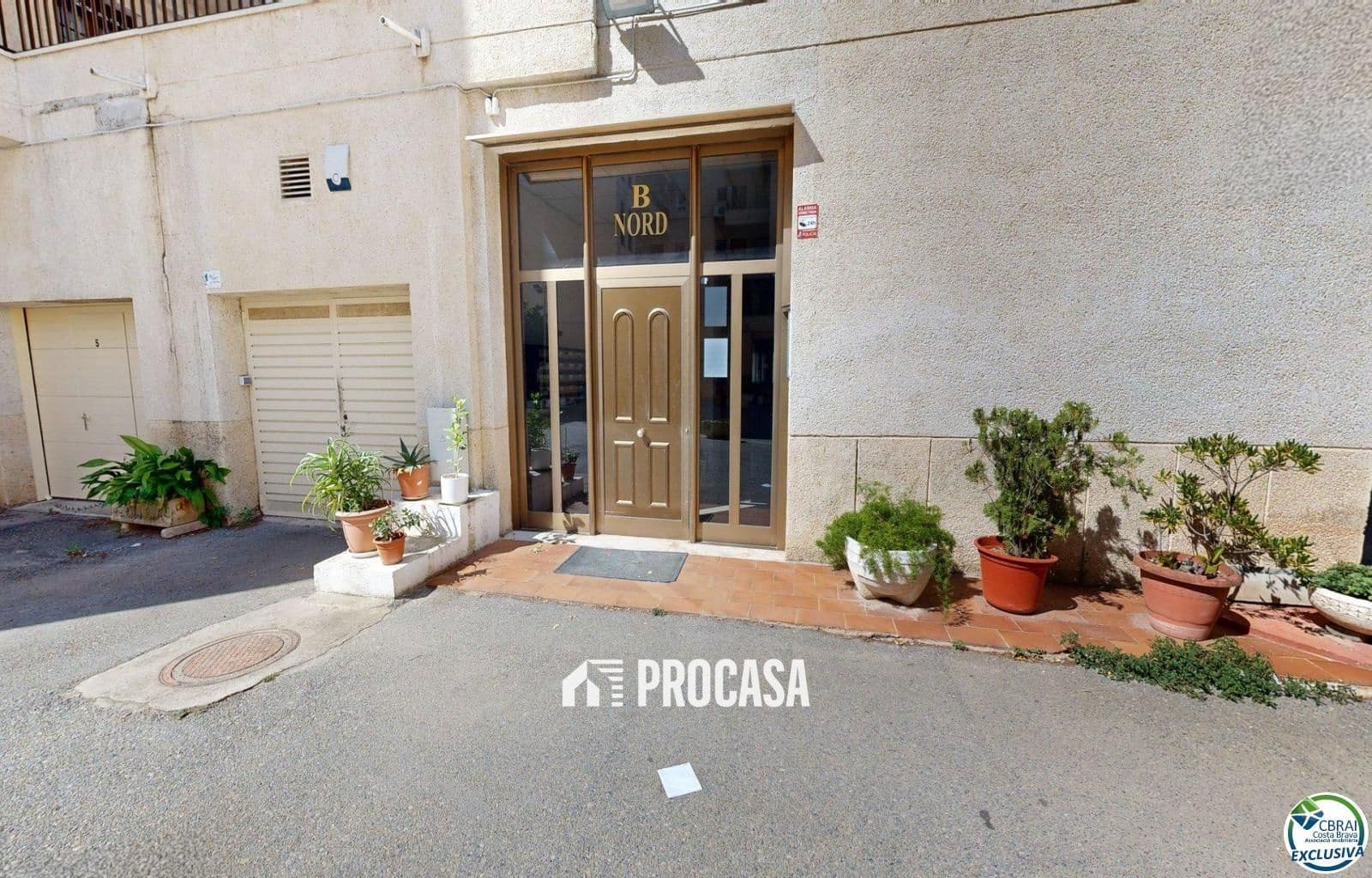 Flat for sale in Roses - € 110,000 (Ref: 9170202)