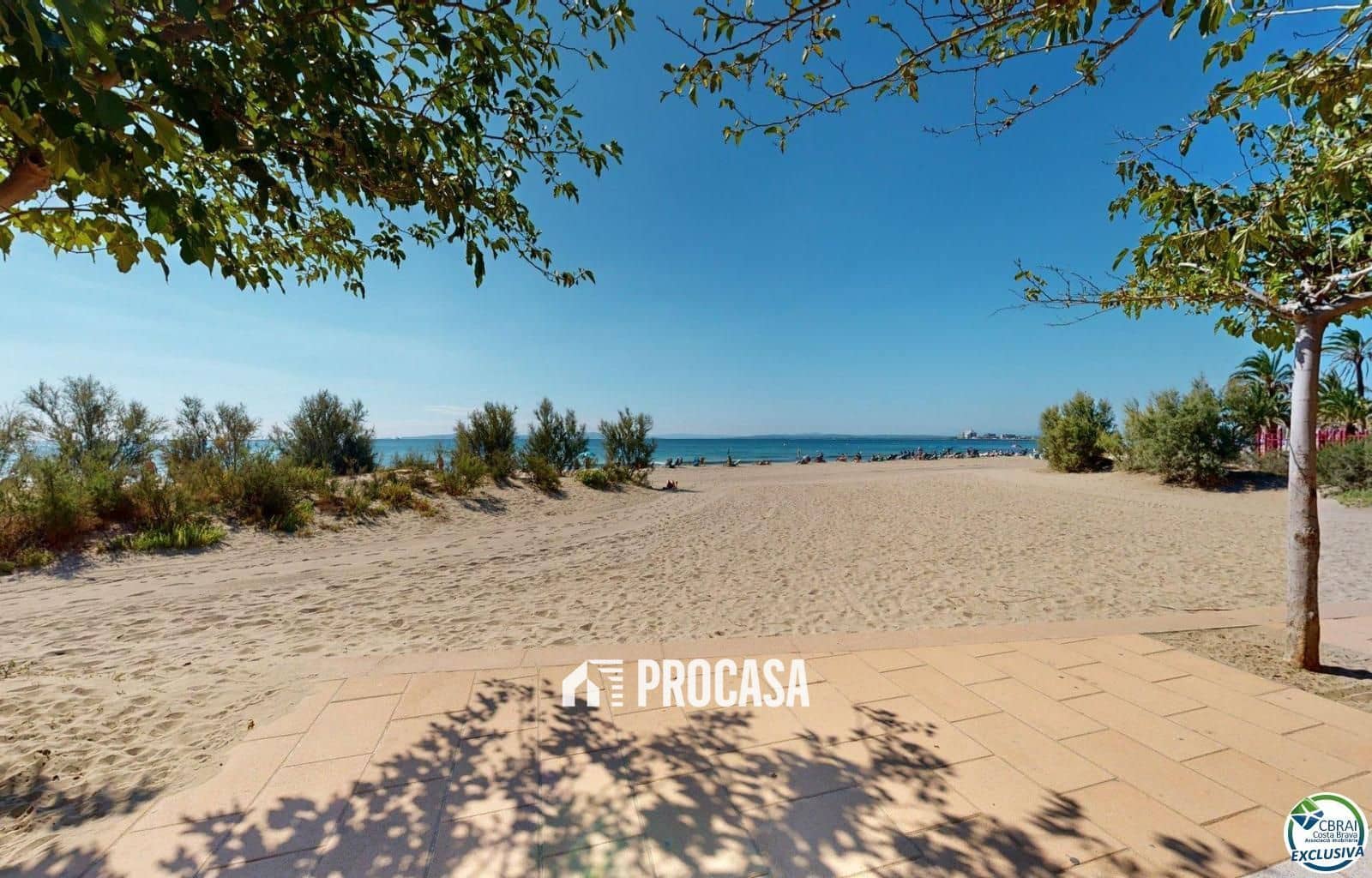 Flat for sale in Roses - € 110,000 (Ref: 9170202)