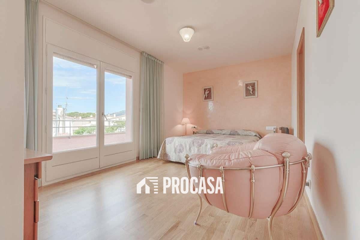 4 soverom Villa til salgs i Roses med garasje - € 635 000 (Ref: 9186058)