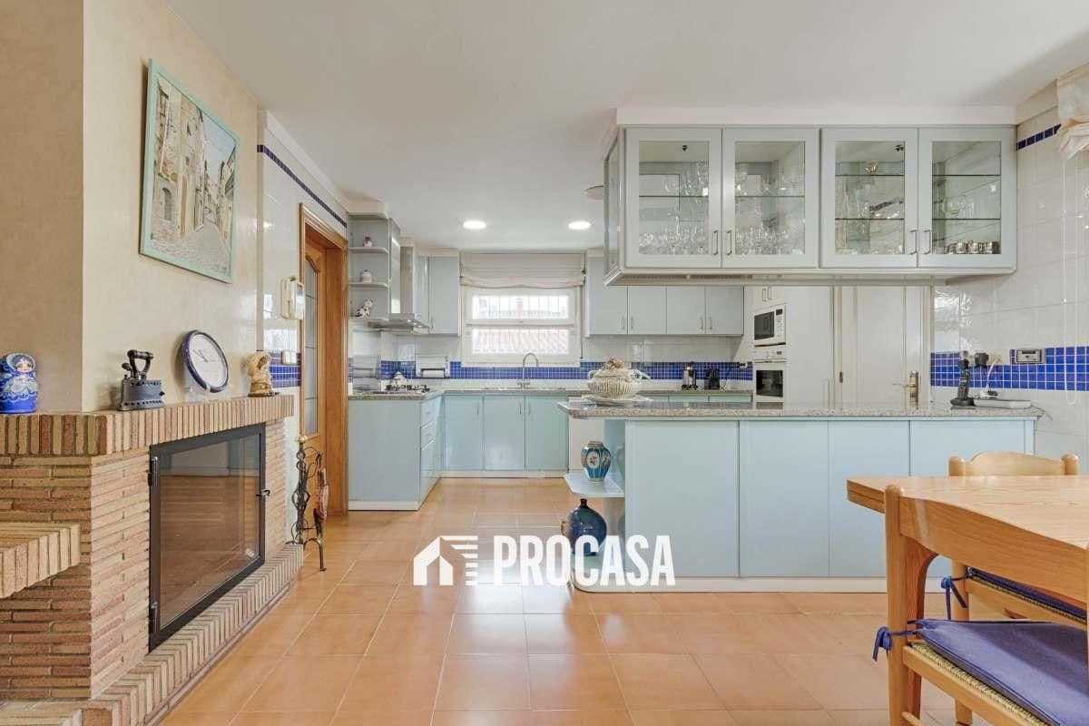 4 soverom Villa til salgs i Roses med garasje - € 635 000 (Ref: 9186058)