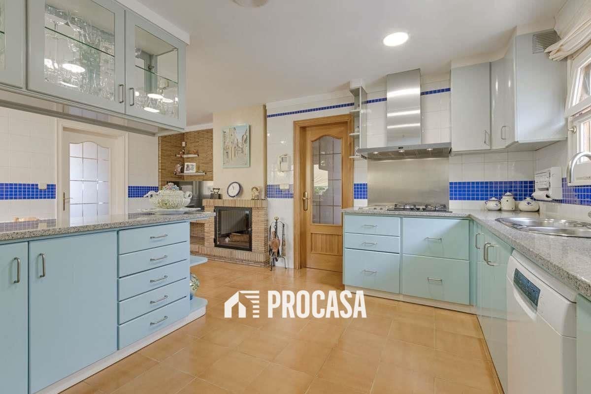 4 soverom Villa til salgs i Roses med garasje - € 635 000 (Ref: 9186058)