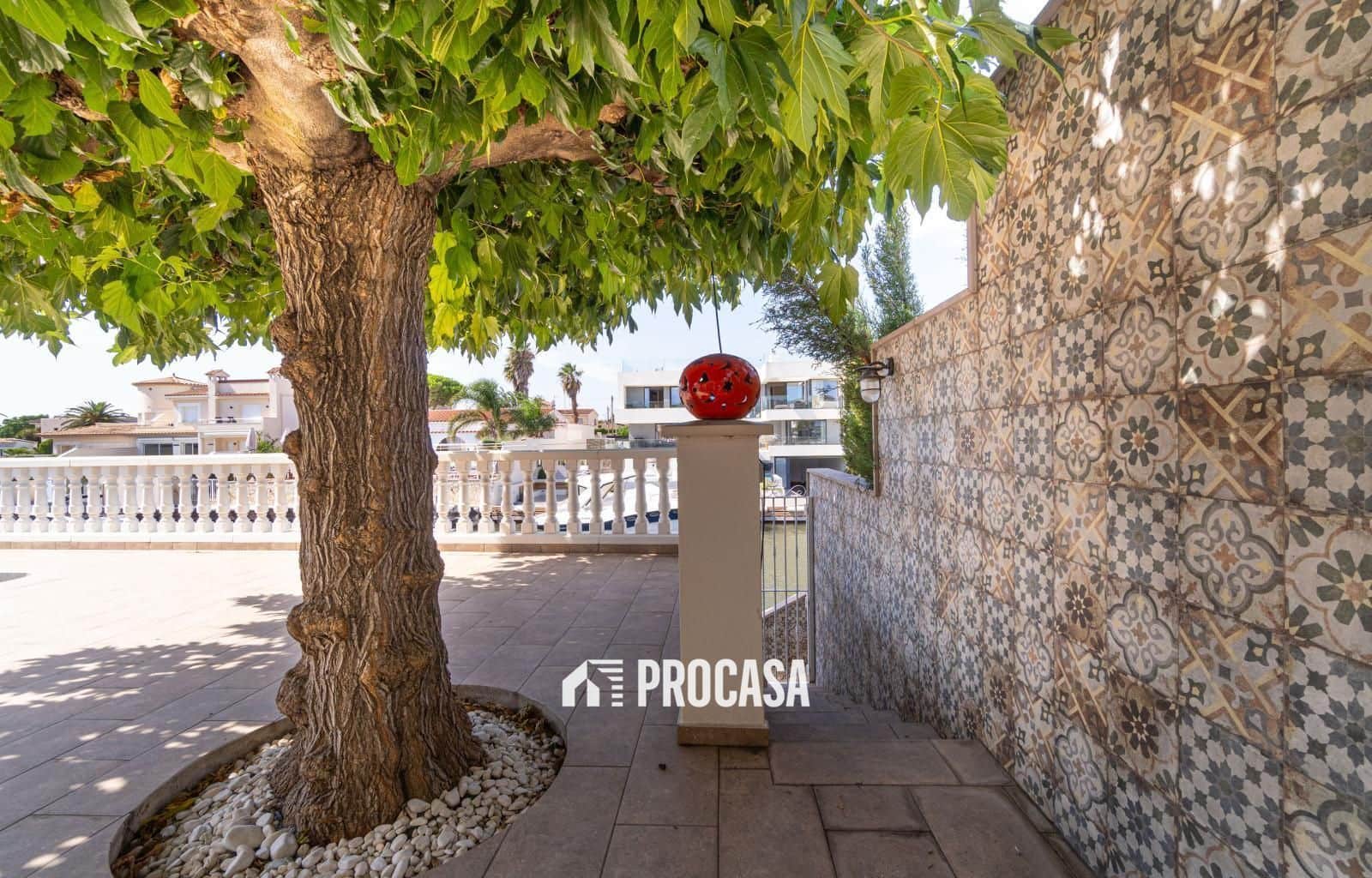 4 Zimmer Villa zu verkaufen in Empuriabrava mit Pool Garage - 1.125.000 € (Ref: 9191510)