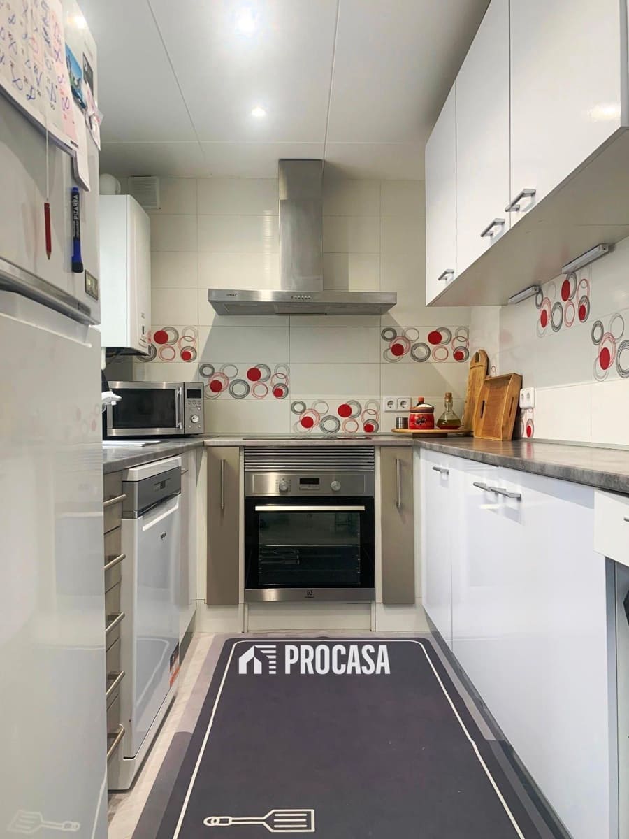 2 bedroom Flat for sale in Roses - € 287,000 (Ref: 9203285)