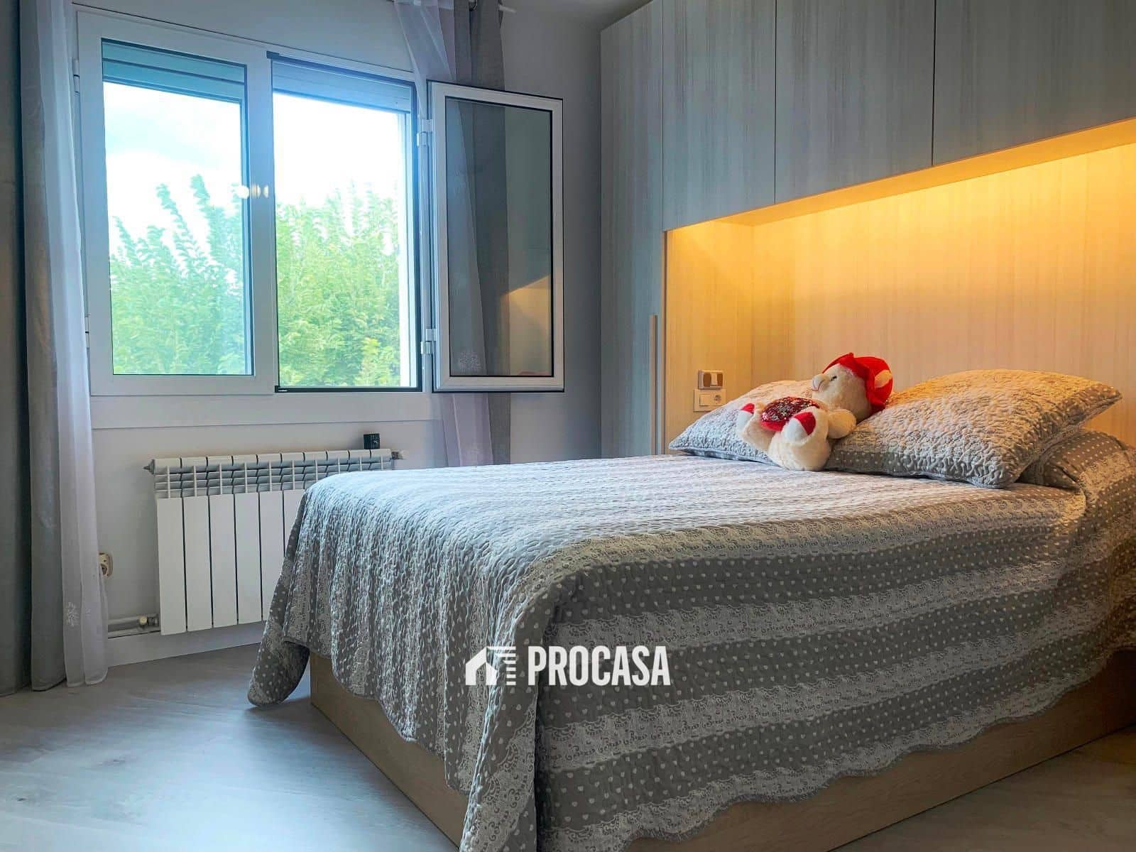 2 bedroom Flat for sale in Roses - € 287,000 (Ref: 9203285)