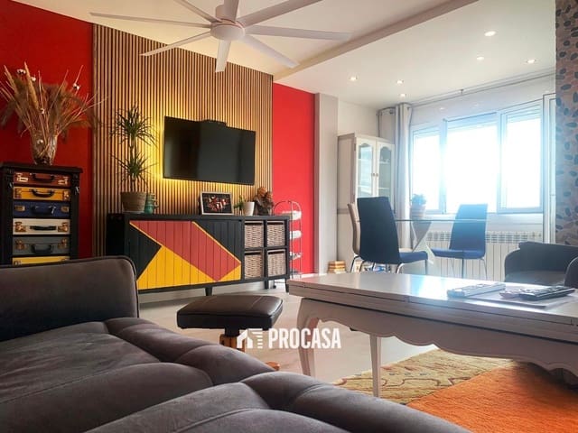 2 bedroom Flat for sale in Roses - € 287,000 (Ref: 9203285)