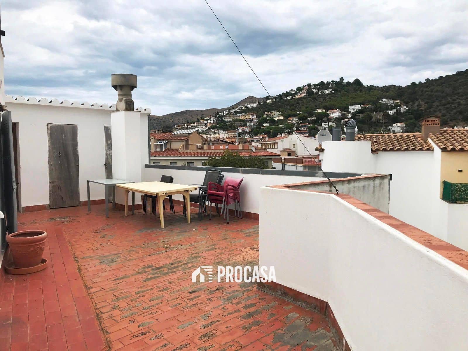2 bedroom Flat for sale in Roses - € 287,000 (Ref: 9203285)