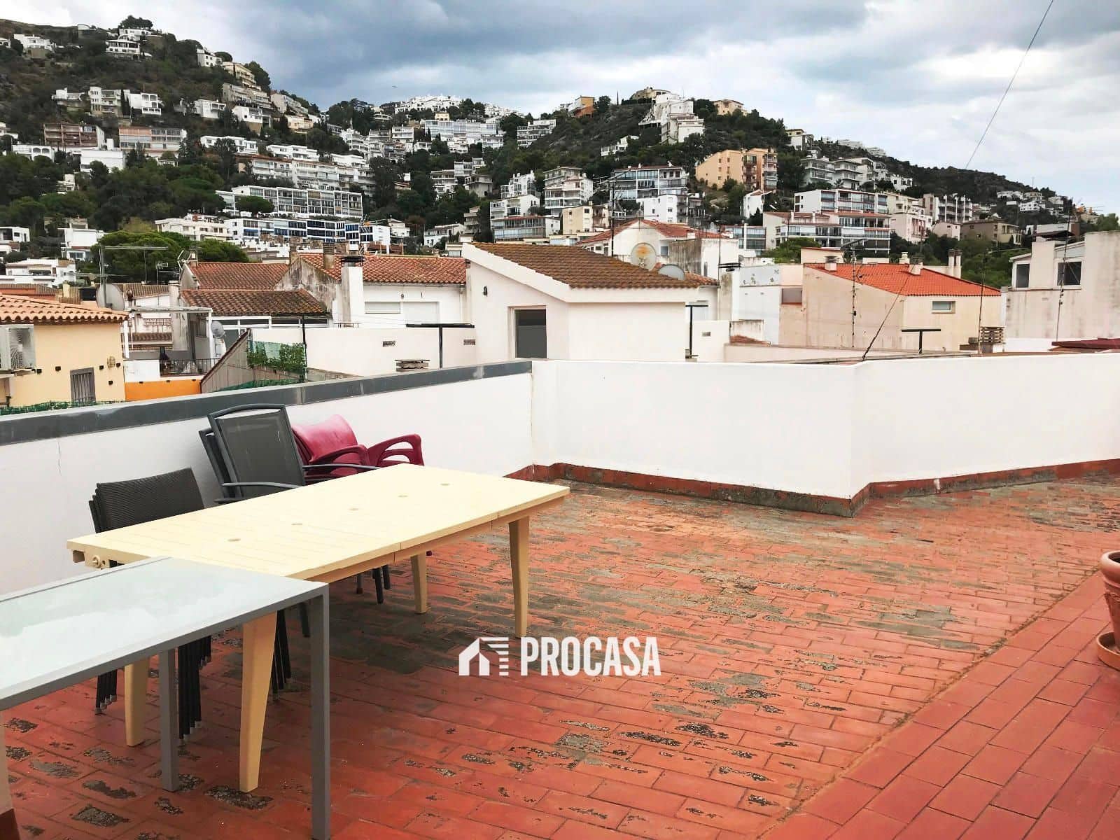 2 bedroom Flat for sale in Roses - € 287,000 (Ref: 9203285)