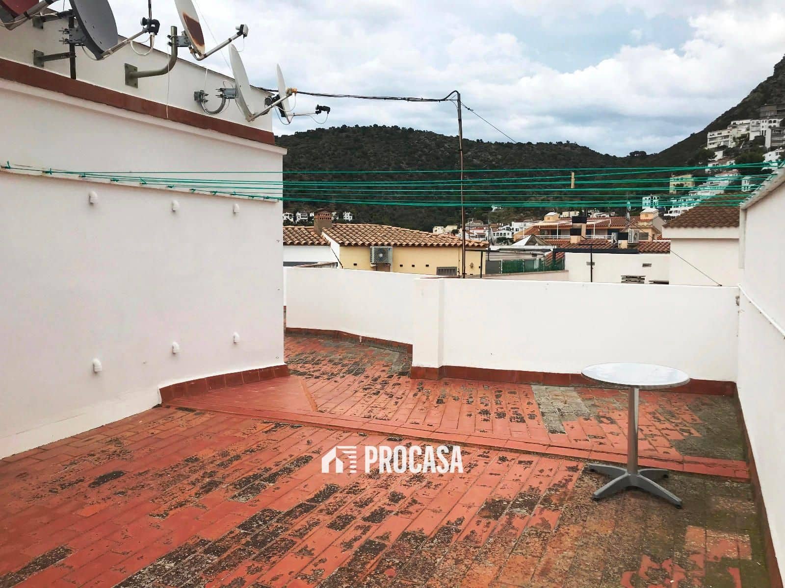 2 bedroom Flat for sale in Roses - € 287,000 (Ref: 9203285)