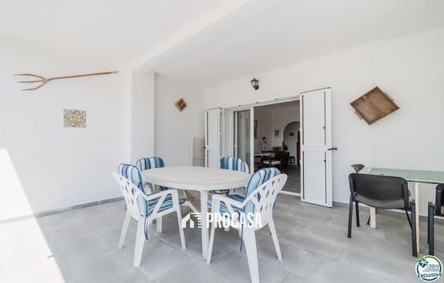 2 bedroom Villa for sale in Roses with garage - € 535,000 (Ref: 9207125)