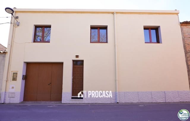 4 bedroom Villa for sale in Vila-sacra with garage - € 280,000 (Ref: 9210524)