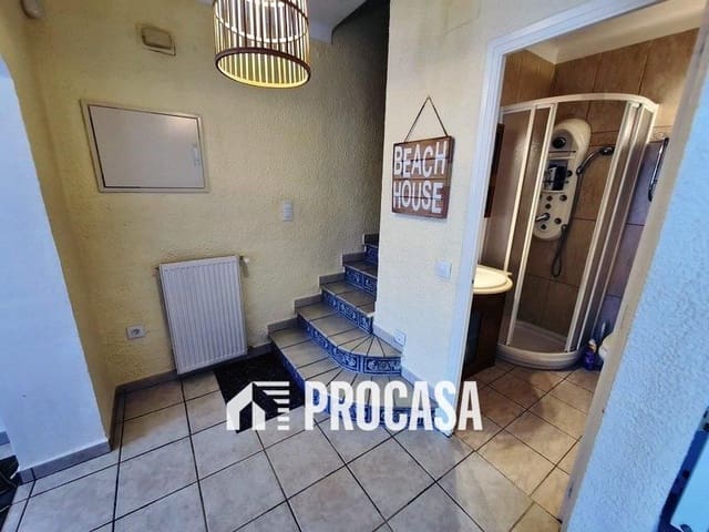 3 sypialnia Willa na sprzedaż w Empuriabrava, Castelló d'Empúries z basenem garażem - 695 000 € (Ref: 9211499)