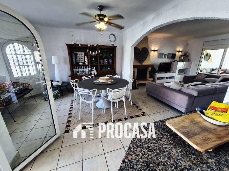 3 Zimmer Villa zu verkaufen in Empuriabrava mit Pool Garage - 695.000 € (Ref: 9211499)