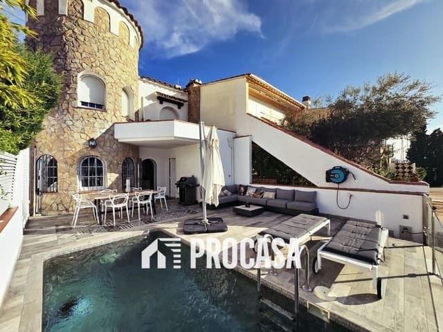 3 sypialnia Willa na sprzedaż w Empuriabrava, Castelló d'Empúries z basenem garażem - 695 000 € (Ref: 9211499)