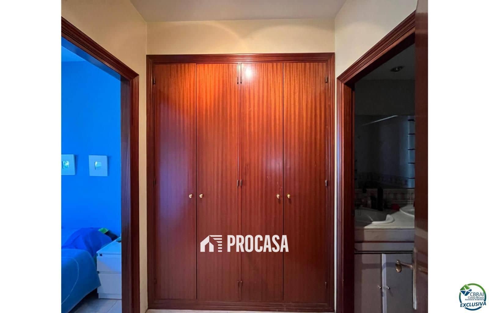 4 bedroom Flat for sale in Figueres with garage - € 275,000 (Ref: 9211500)