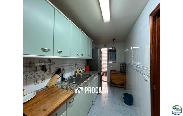 Piso de 4 habitaciones en Figueres en venta con garaje - 275.000 € (Ref: 9211500)