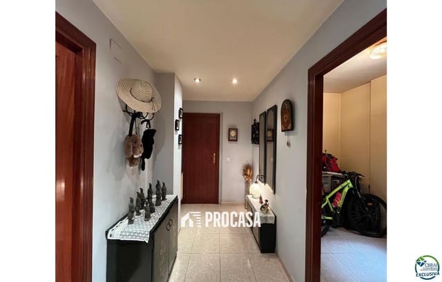 Piso de 4 habitaciones en Figueres en venta con garaje - 275.000 € (Ref: 9211500)