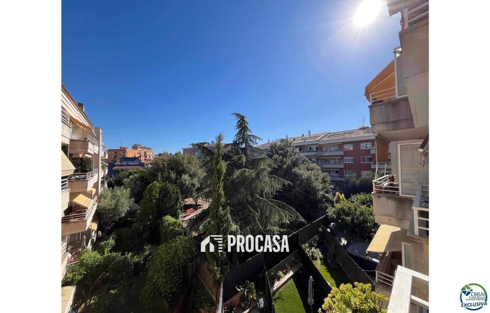 4 bedroom Flat for sale in Figueres with garage - € 275,000 (Ref: 9211500)