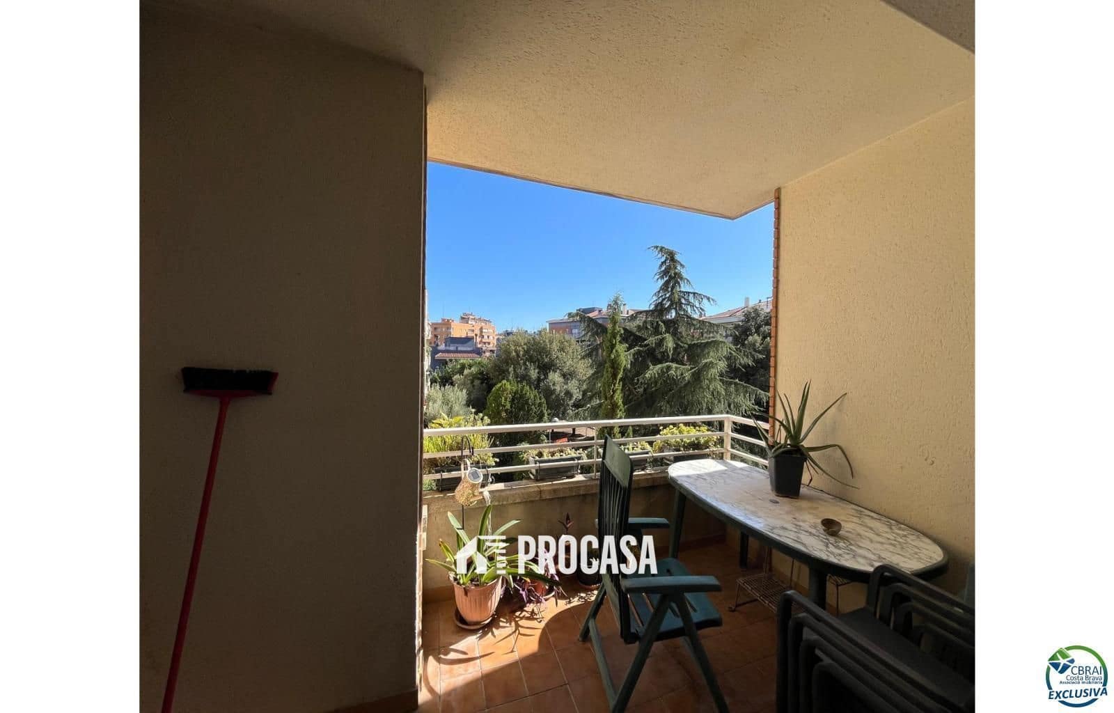 4 bedroom Flat for sale in Figueres with garage - € 275,000 (Ref: 9211500)