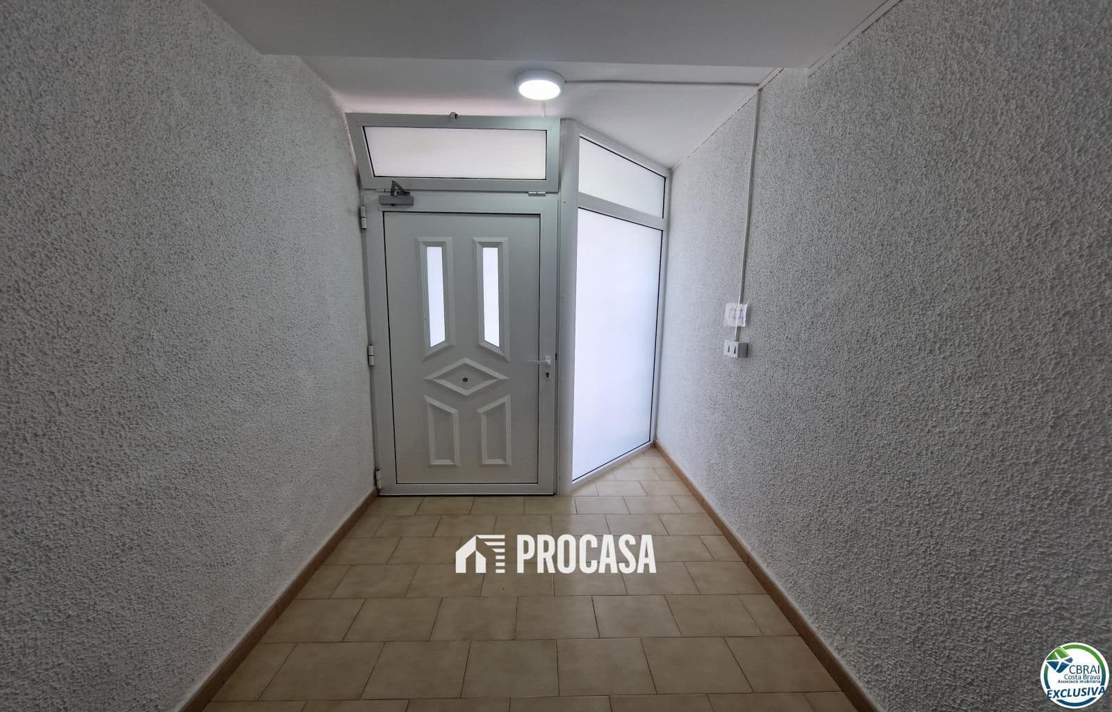 2 Zimmer Wohnung zu verkaufen in Empuriabrava mit Garage - 299.000 € (Ref: 9216063)