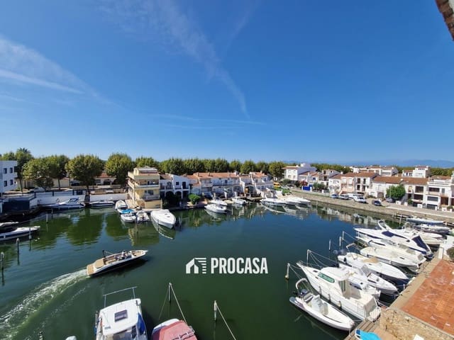 2 slaapkamer Flat te koop in Empuriabrava, Castelló d'Empúries met garage - € 299.000 (Ref: 9216063)