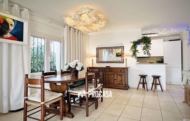 3 bedroom Flat for sale in Empuriabrava, Castelló d'Empúries with garage - € 329,000 (Ref: 9231245)