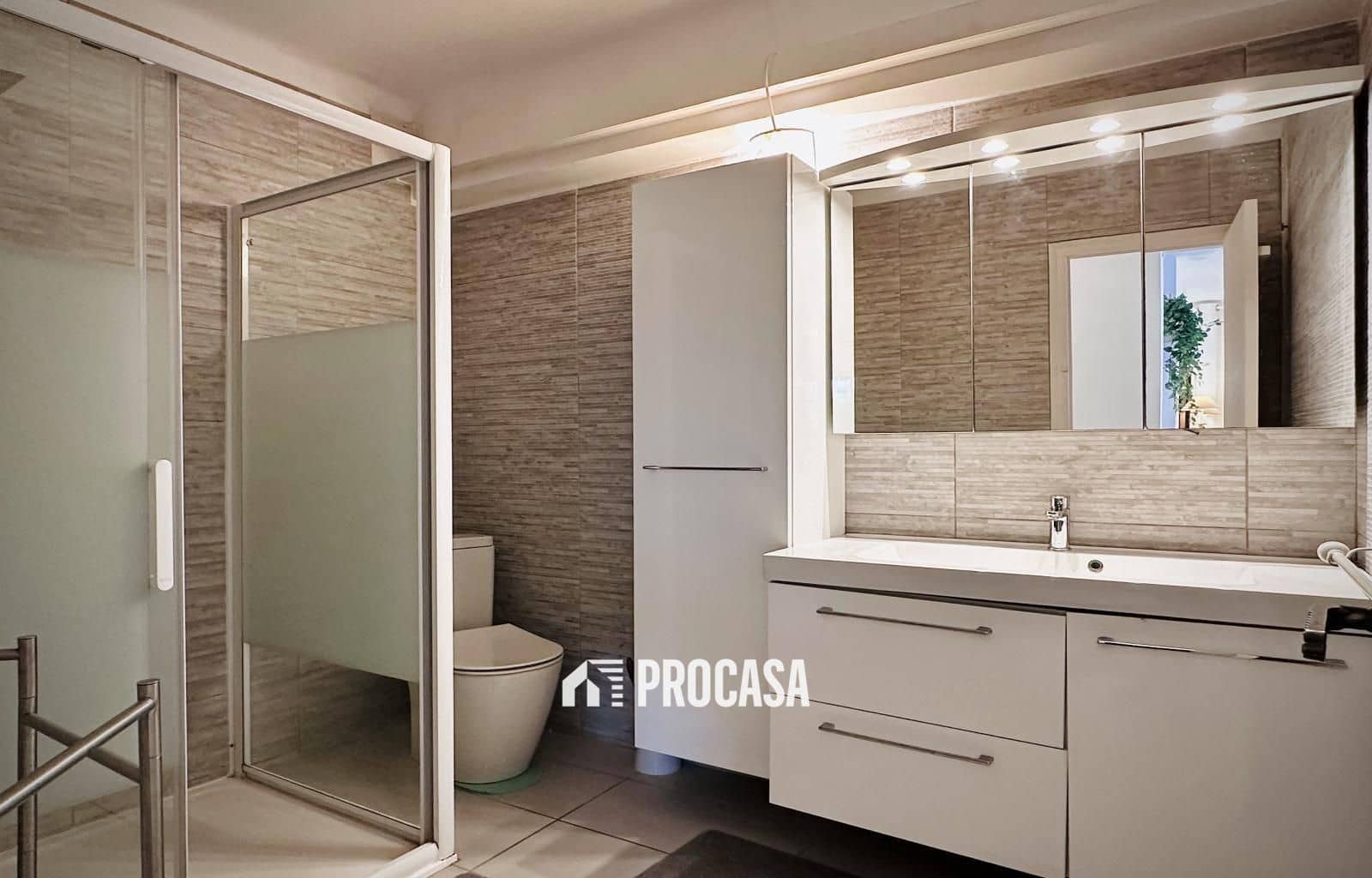 3 bedroom Flat for sale in Empuriabrava with garage - € 329,000 (Ref: 9231245)