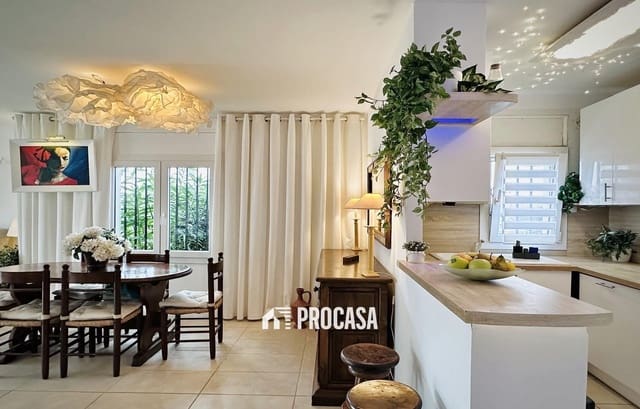 3 bedroom Flat for sale in Empuriabrava, Castelló d'Empúries with garage - € 329,000 (Ref: 9231245)