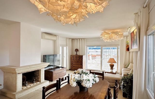 3 bedroom Flat for sale in Empuriabrava, Castelló d'Empúries with garage - € 329,000 (Ref: 9231245)