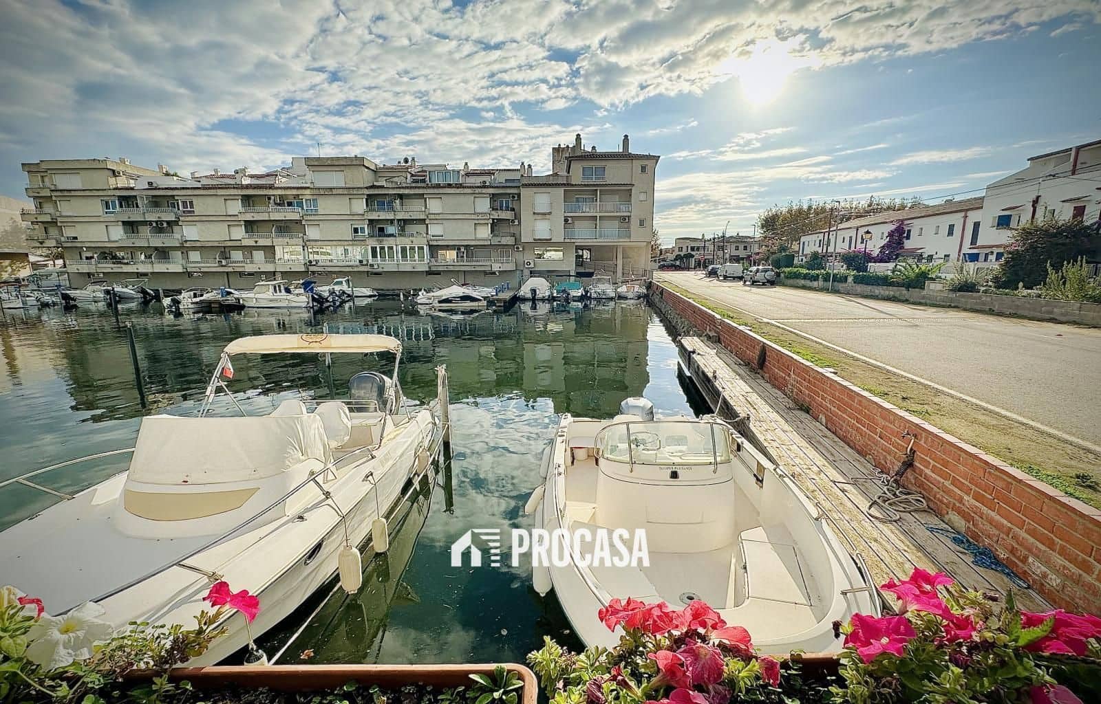 3 bedroom Flat for sale in Empuriabrava with garage - € 329,000 (Ref: 9231245)