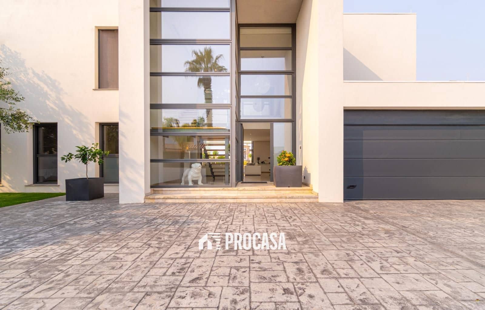 4 sovrum Villa till salu i Empuriabrava med pool garage - 2 995 000 € (Ref: 9247699)