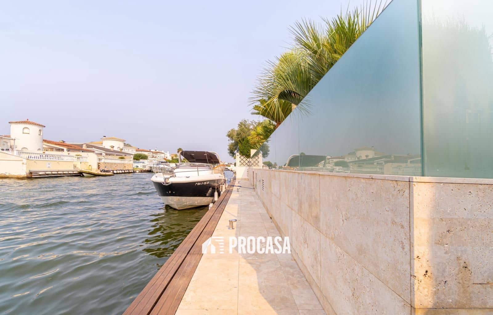 4 sovrum Villa till salu i Empuriabrava med pool garage - 2 995 000 € (Ref: 9247699)