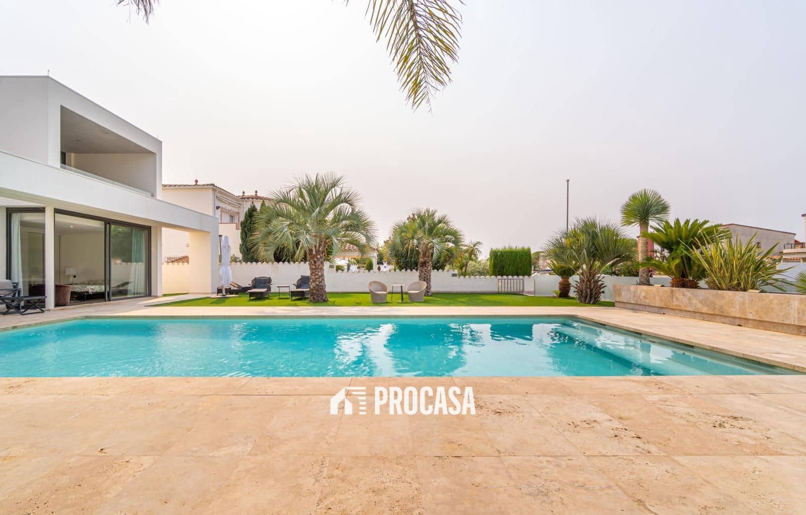 4 sovrum Villa till salu i Empuriabrava med pool garage - 2 995 000 € (Ref: 9247699)