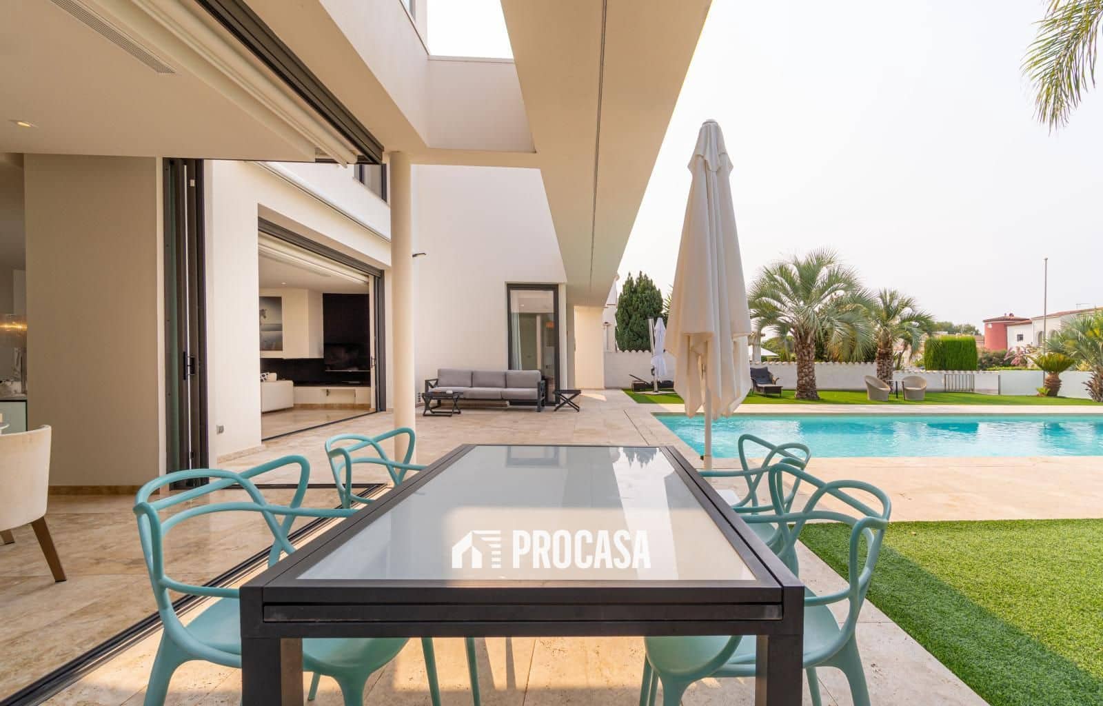 4 sovrum Villa till salu i Empuriabrava med pool garage - 2 995 000 € (Ref: 9247699)