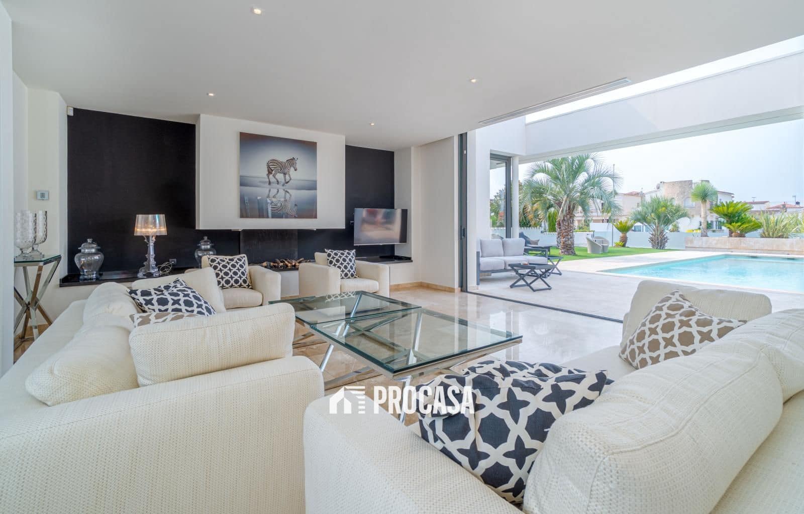 4 sovrum Villa till salu i Empuriabrava med pool garage - 2 995 000 € (Ref: 9247699)