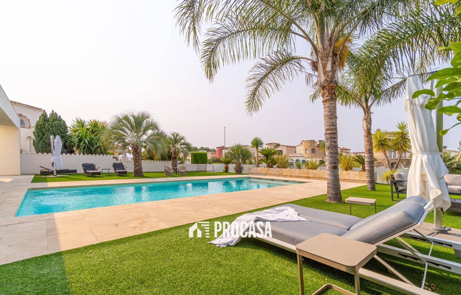 4 sovrum Villa till salu i Empuriabrava med pool garage - 2 995 000 € (Ref: 9247699)
