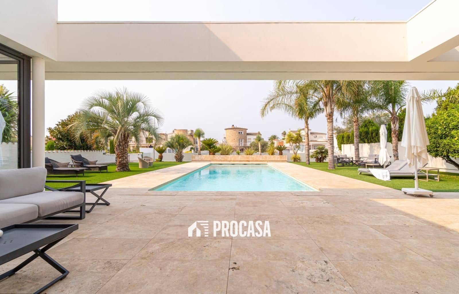 4 sovrum Villa till salu i Empuriabrava med pool garage - 2 995 000 € (Ref: 9247699)