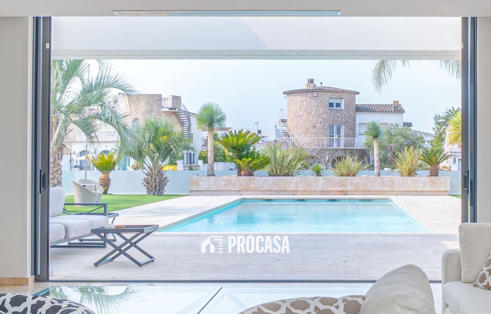4 sovrum Villa till salu i Empuriabrava med pool garage - 2 995 000 € (Ref: 9247699)