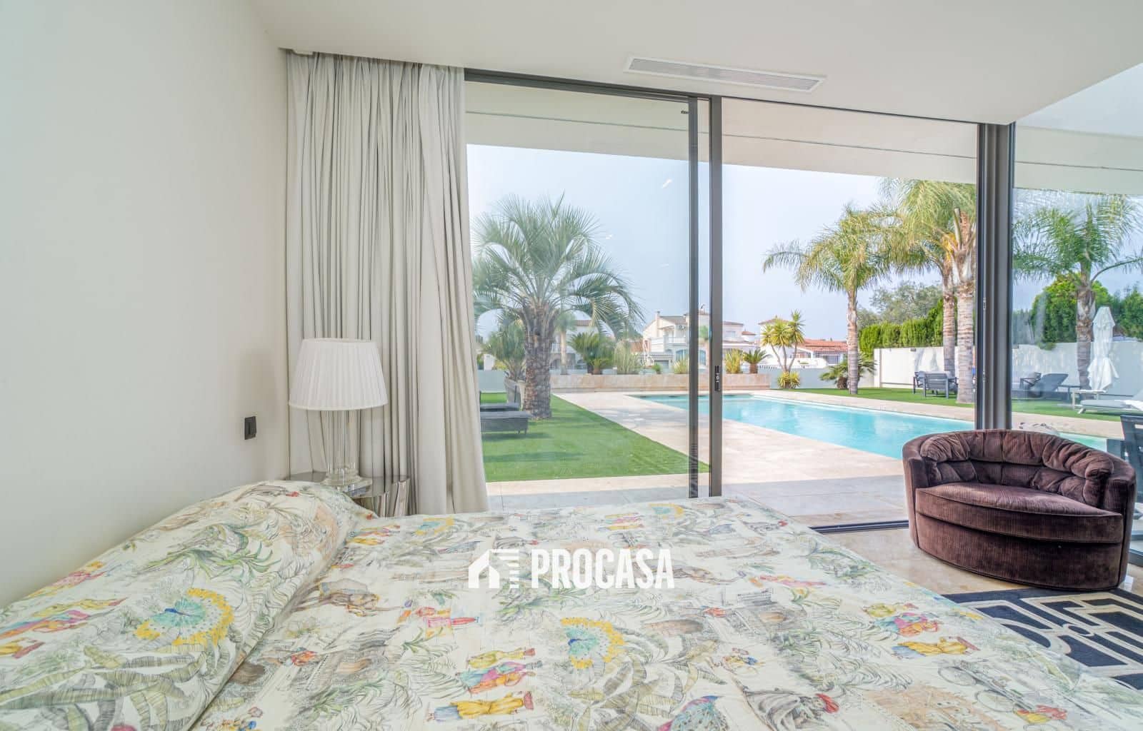 4 sovrum Villa till salu i Empuriabrava med pool garage - 2 995 000 € (Ref: 9247699)