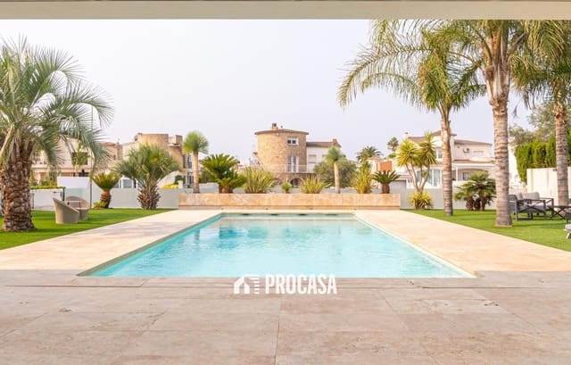 4 soveværelse Villa til salg i Empuriabrava, Castelló d'Empúries med swimmingpool garage - € 2.995.000 (Ref: 9247699)